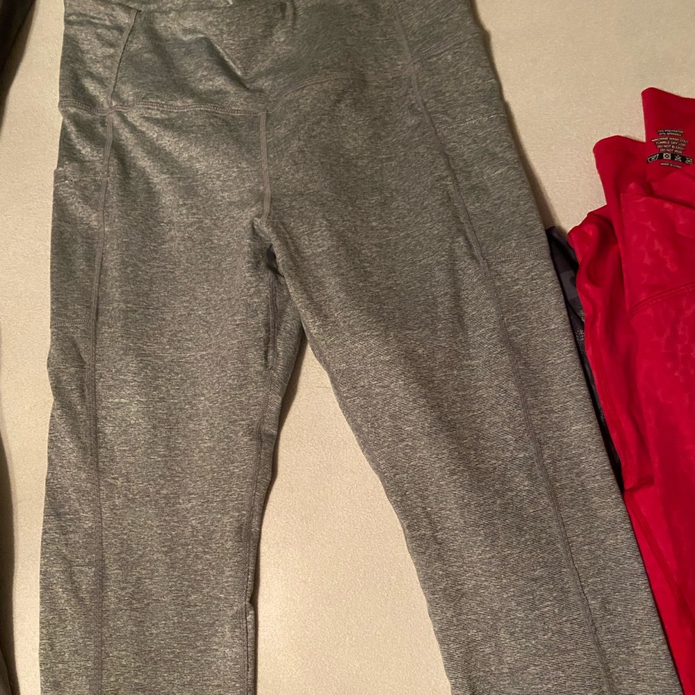 Zyia Capri length 20” leggings with pockets